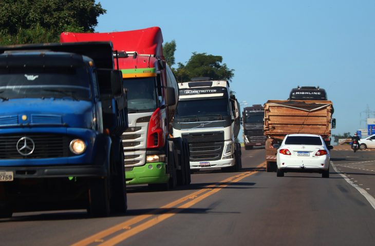 A partir de 28 de janeiro, motoristas C, D e E dirigindo sem exame toxicológico poderão ser multados