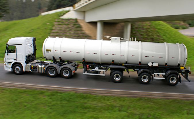 Transporte rodoviário de produtos químicos expande a economia nacional