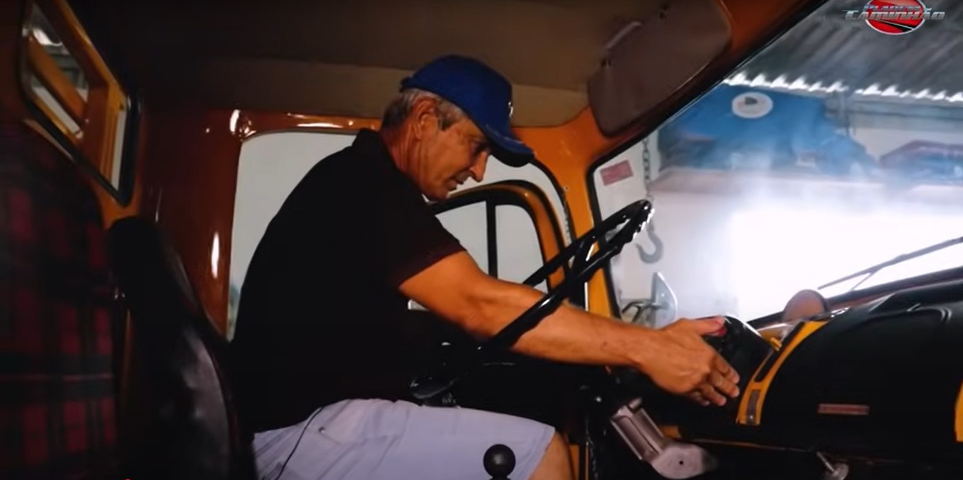 Paixão em forma de estrela: Caçula e sua coleção de caminhões Mercedes-Benz clássicos