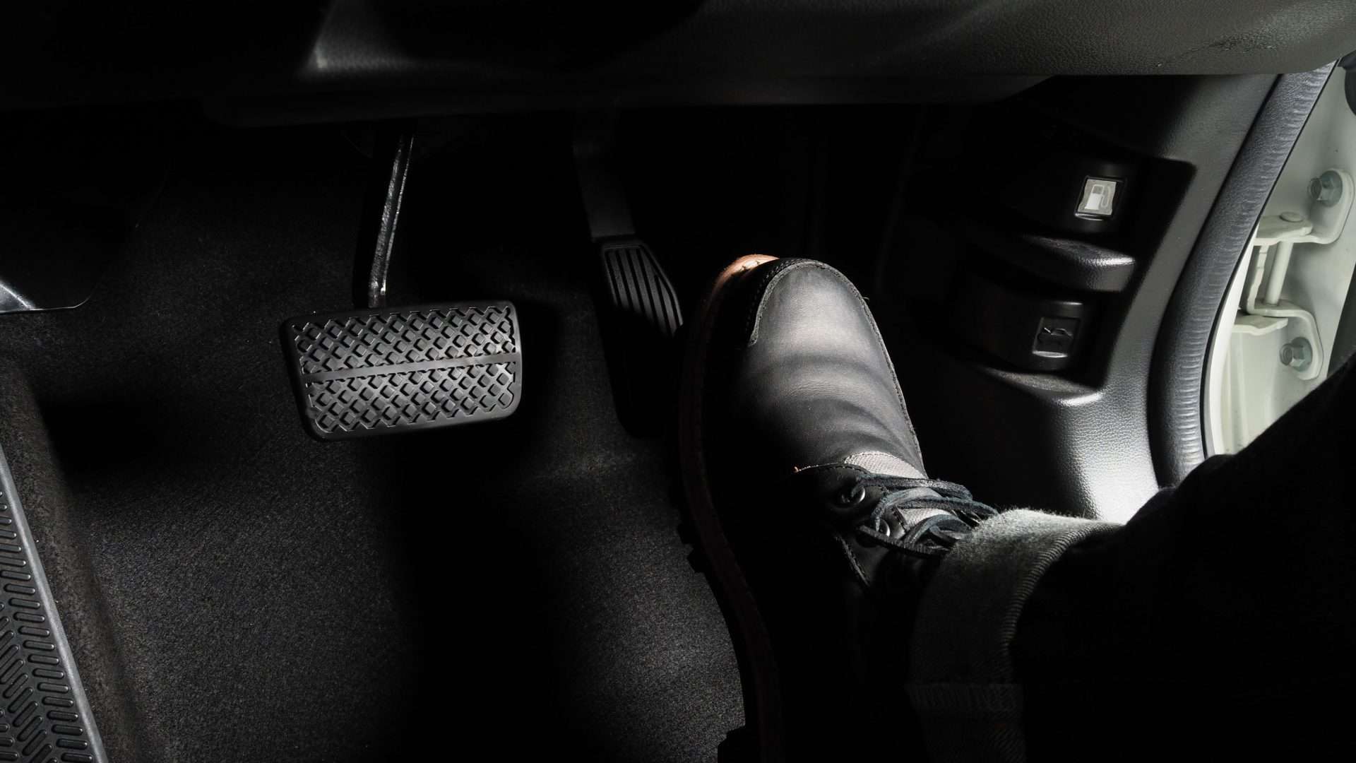 Você sabia? Falta de manutenção no sistema de freio pode causar acionamento involuntário do pedal