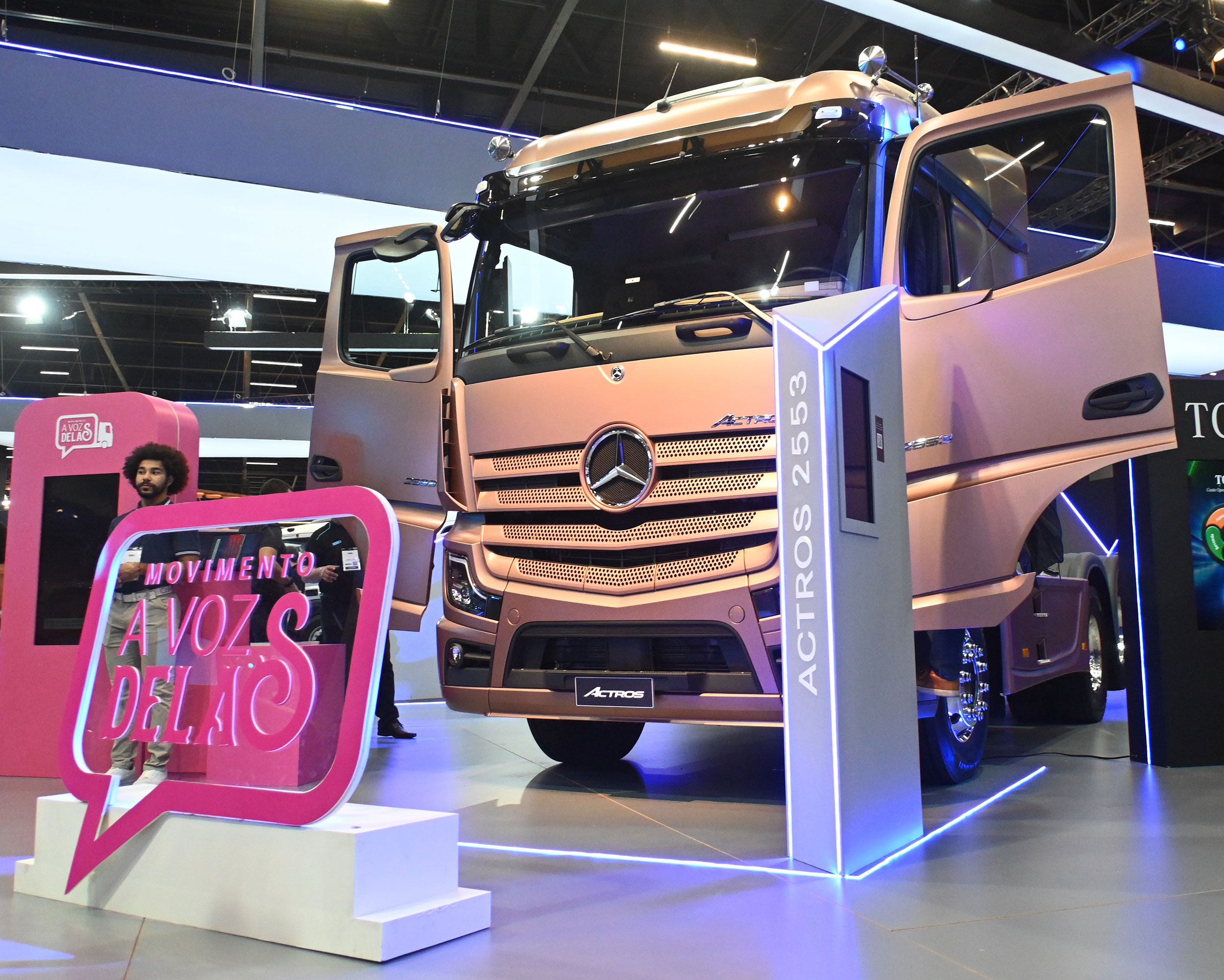 Primeiros caminhões Mercedes-Benz Actros 