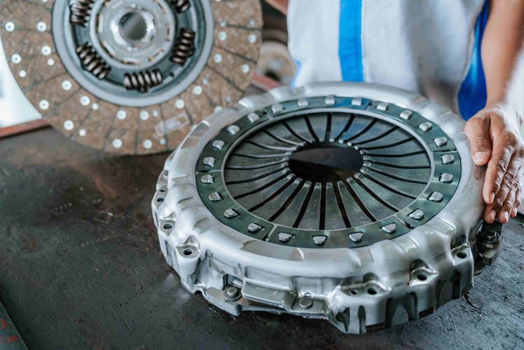 ZF Aftermarket lança novos kits de embreagem SACHS para Mercedes-Benz