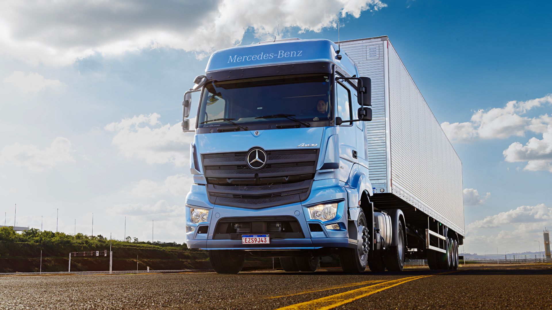 Banco Mercedes-Benz lança campanha especial para aquisição do novo Axor