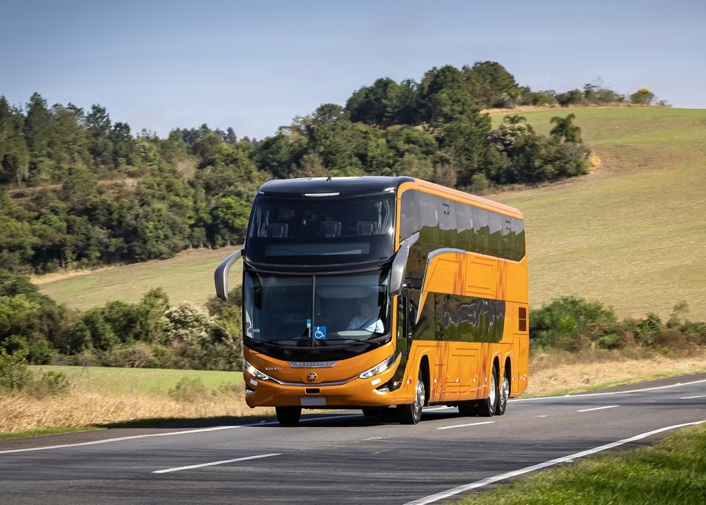 Volvo apresenta novos ônibus urbanos, elétricos e rodoviários na Lat.Bus 2026