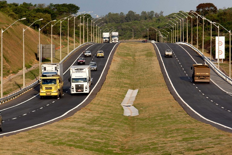 Novas regras da ANTT exigem contratação obrigatória de seguros no transporte rodoviário de cargas
