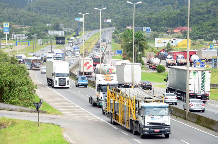 Tráfego nas rodovias paulistas em 2023 é 5,2% maior que em 2022, aponta estudo