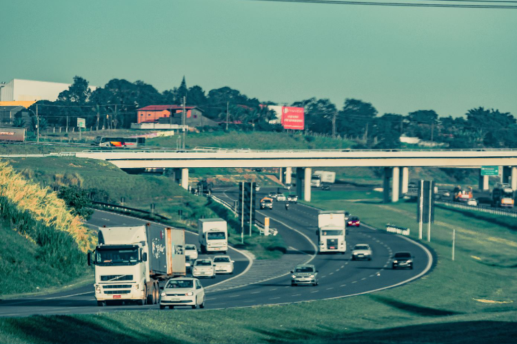 CNT lança análise inédita sobre os 30 anos de infraestrutura rodoviária concedida no Brasil