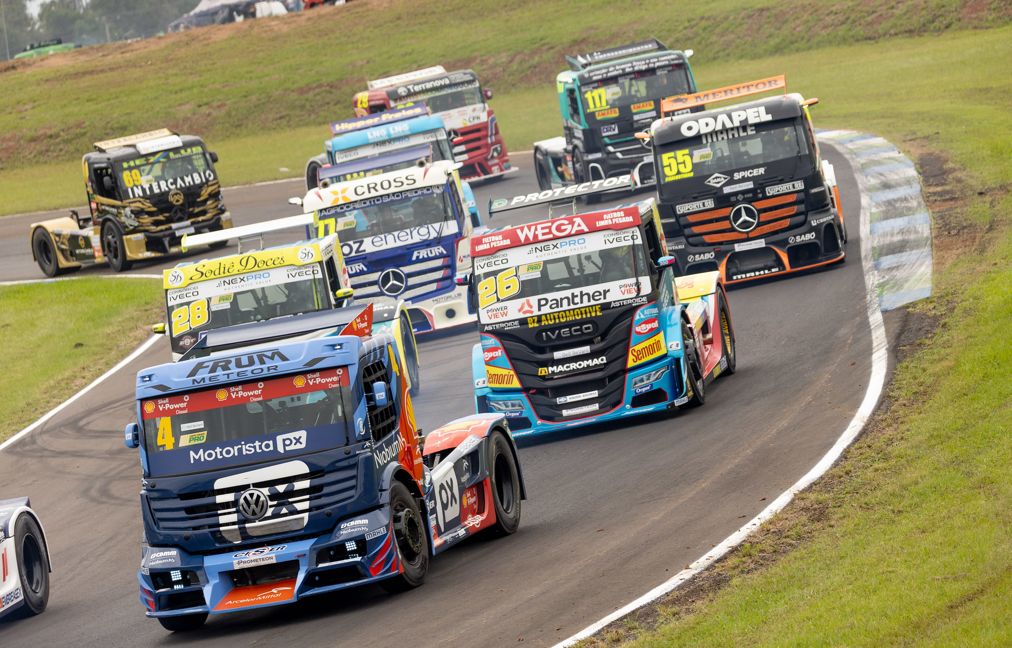 Copa Truck em Interlagos revela desafio ambiental que impacta milhões de caminhões: destino do óleo lubrificante usado