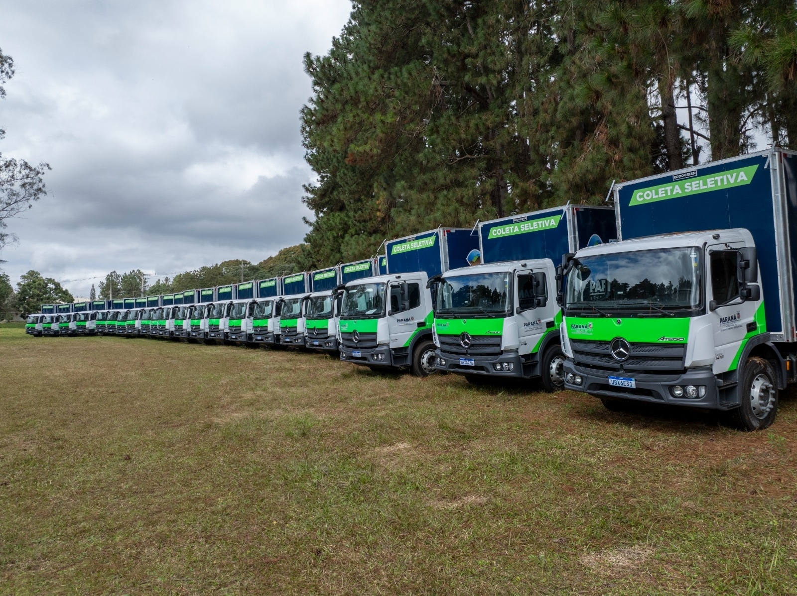 Paraná recebe 129 caminhões Mercedes-Benz Atego para reforçar serviços públicos em mais de 100 municípios