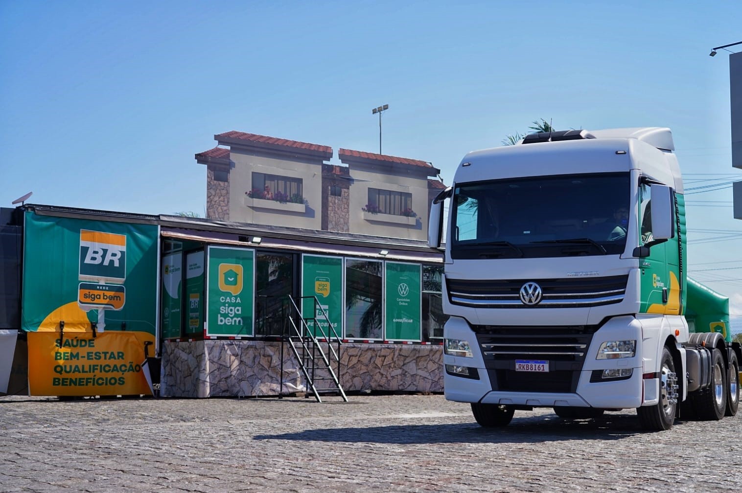 Ação da Volkswagen Caminhões e Ônibus transporta casa para caminhoneiros pelo Brasil