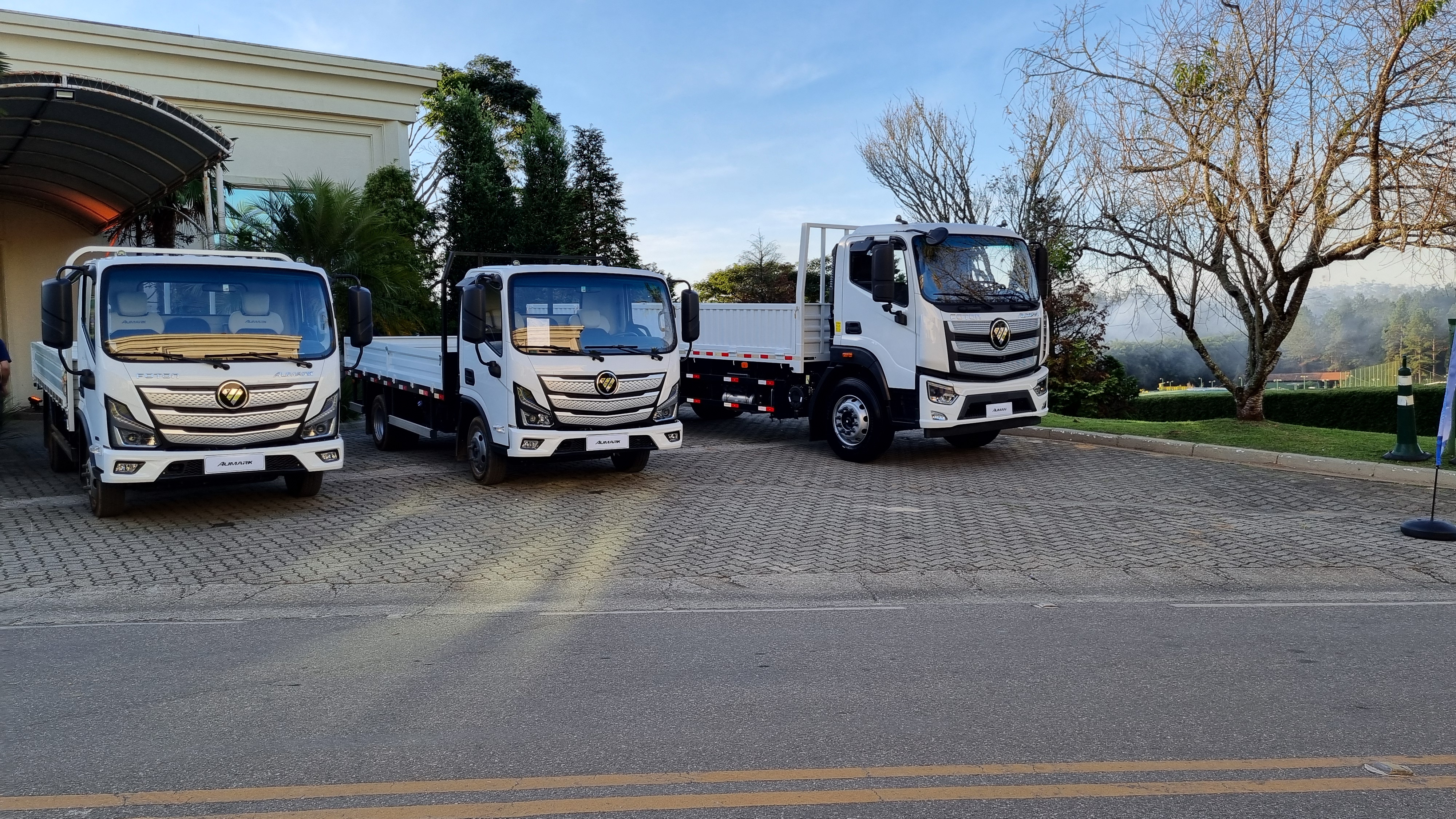 Foton lança novos caminhões de 2,5 a 17 toneladas e entra no mercado de picapes