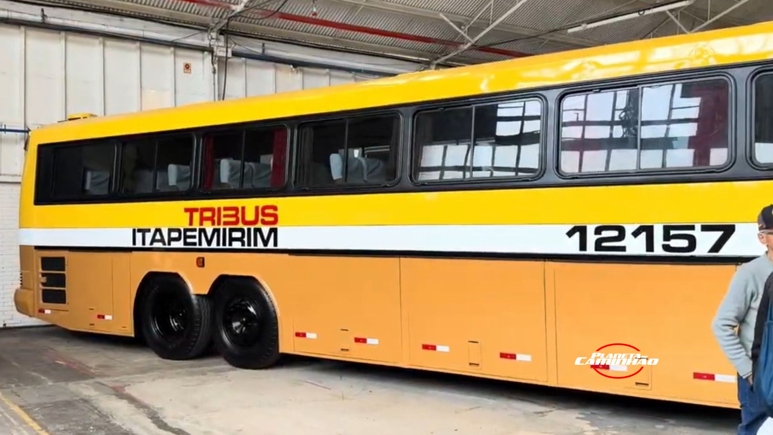 Tribus Itapemirim dos anos 1980 restaurado e pintado pelo próprio dono ganha vida na Expoclassic 2025