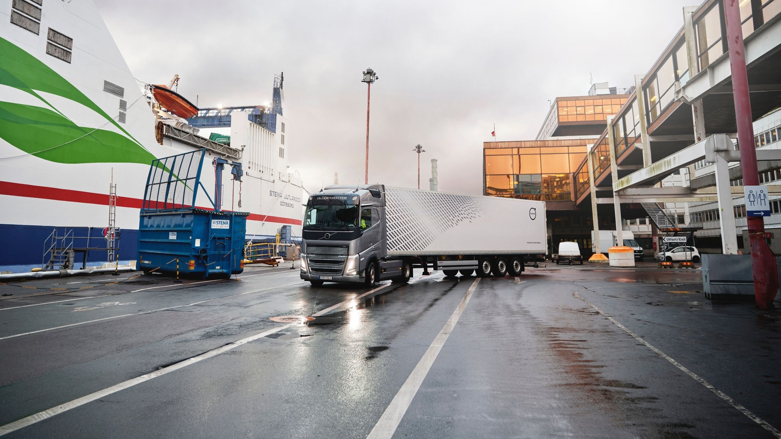 Volvo cria  serviço de “cerca virtual” para limitar velocidade de caminhões automaticamente em áreas de risco