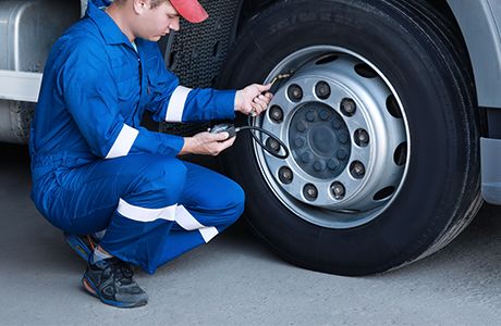 Mito ou verdade: Pressão mais alta nos pneus economiza combustível? Saiba o que realmente acontece