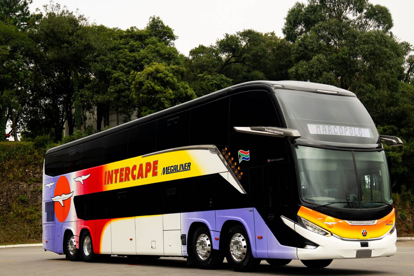 Marcopolo desenvolve primeiro ônibus Double Decker 8x2 RHD do mundo para a África do Sul