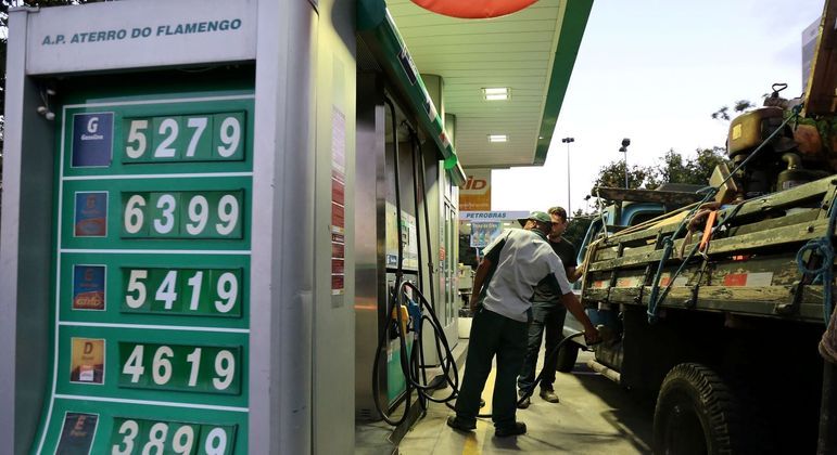Preço do diesel aumenta em todo o país na primeira quinzena de novembro, aponta pesquisa