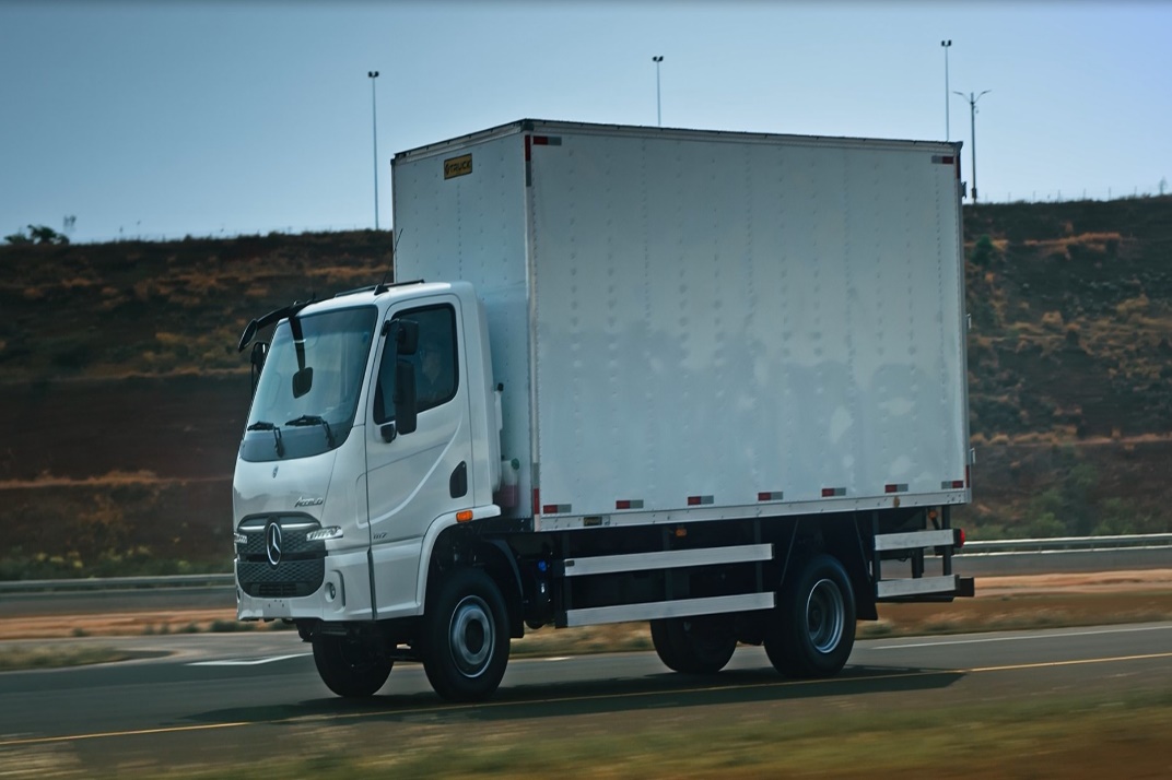 Mercedes-Benz oferece caminhões Accelo e Atego para agricultores familiares via Programa Mais Alimentos