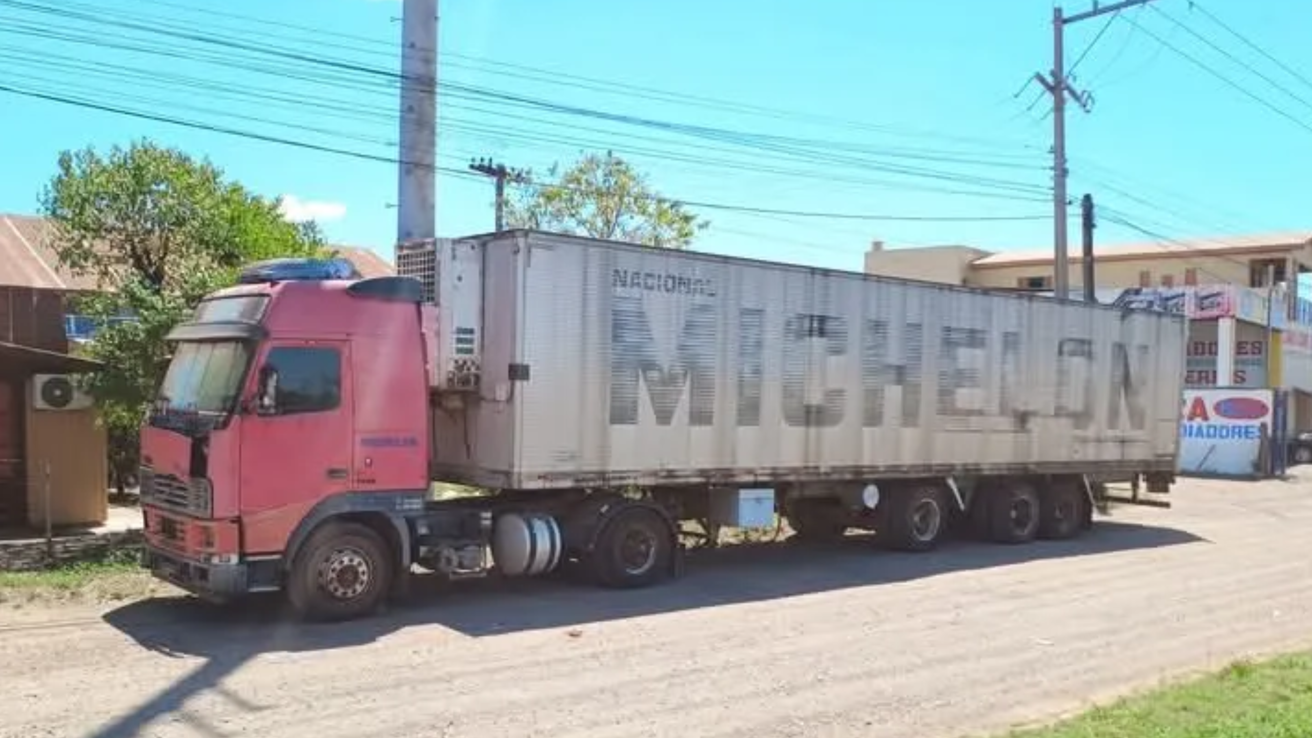 Rodojunior vai restaurar Volvo FH12 1995 e carreta Randon Mercosul da Michelon