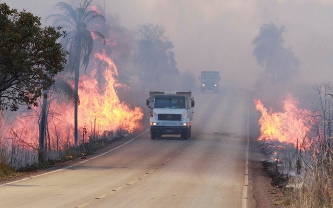 Aumento de queimadas exige maior atenção de caminhoneiros nas estradas