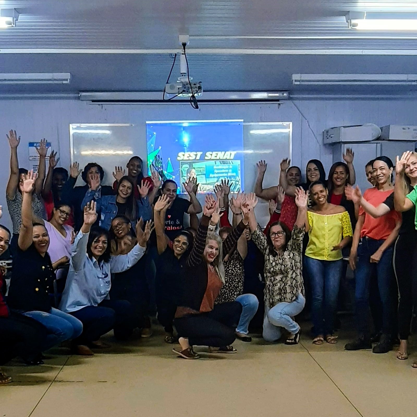 Programa de inclusão capacita mulheres para atuar com caminhões de mineração