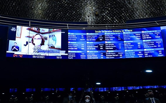 Senado pode votar hoje tributação menor para caminhoneiros autônomos