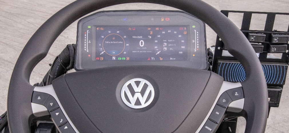 FAMÍLIA VOLKSBUS GANHA NOVO PAINEL DIGITAL COM CERCA DE 80 FUNCIONALIDADES