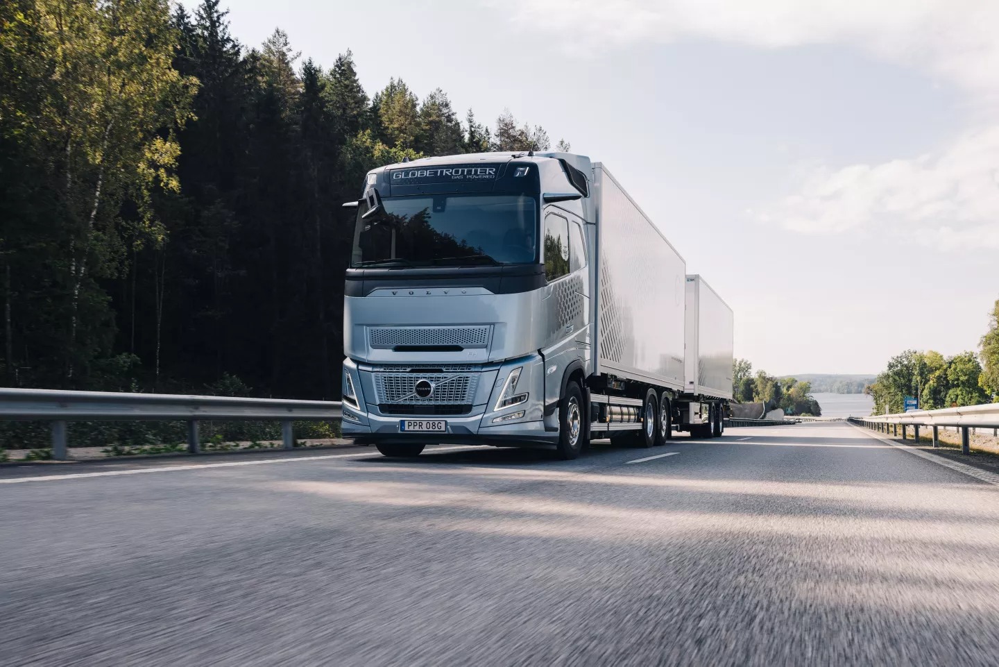 Volvo recebe pedido recorde de 500 caminhões FH Aero movidos a gás