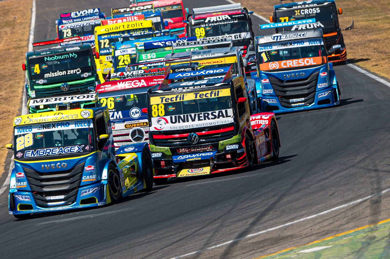 Danilo Dirani e Wellington Cirino levam Iveco Usual Racing ao pódio em Goiânia na Copa Truck