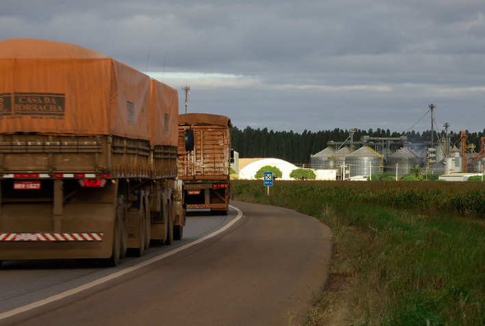 Novo aumento do percentual do biodiesel preocupa setor sobre durabilidade de caminhões